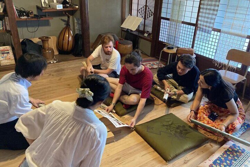 Kakejiku (hanging scroll) Historical Art Class in Abeno Osaka