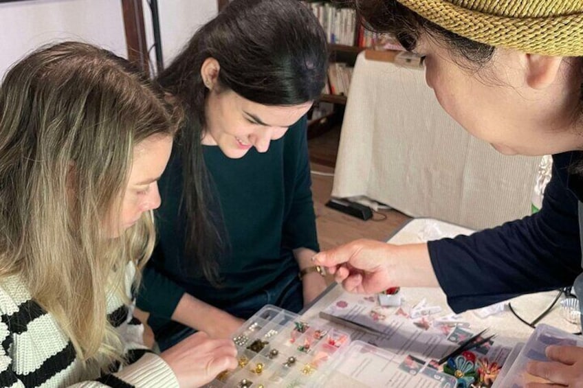 Tsumami Zaiku (Kanzashi) making Workshop in Abeno Osaka