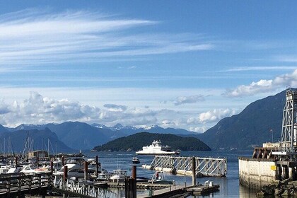 Prospect Point Lookout Capilano Horseshoe Bay tour on the city