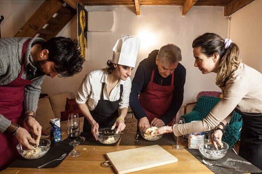 Fresh Homemade Pasta and Tiramisu Cooking Class in Milan