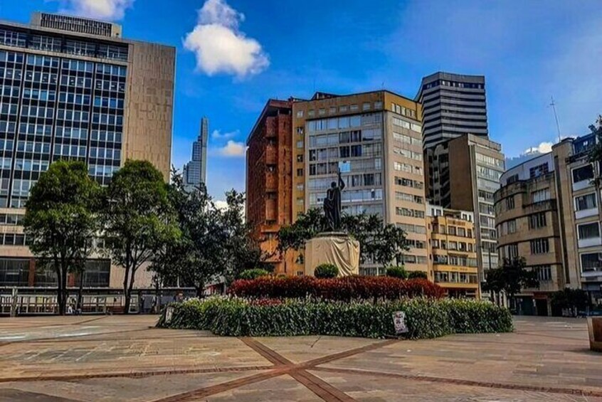 Bogota : Must-See Sites Walking Tour With a Guide