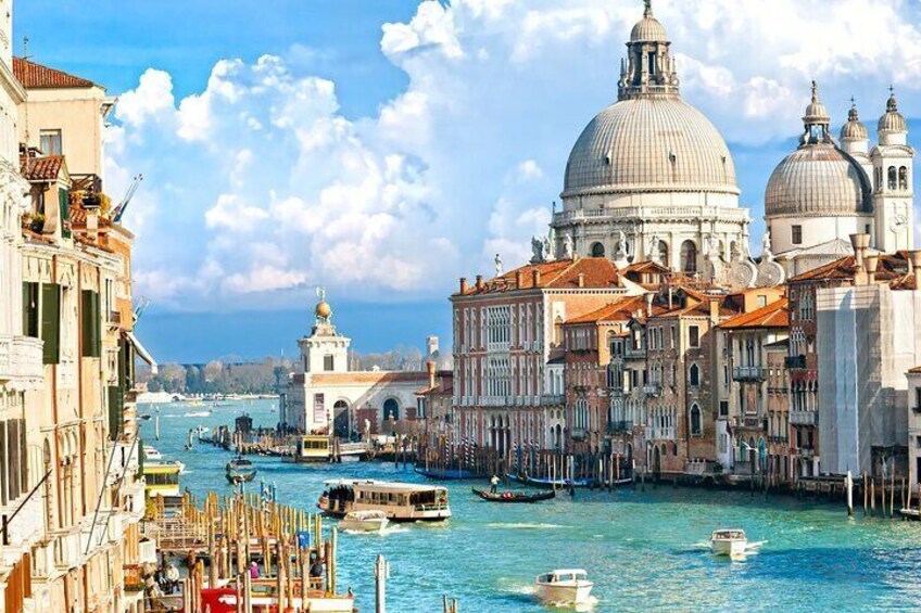 Venice Full-Day Tour from Milan with Boat Cruise Across the Canal