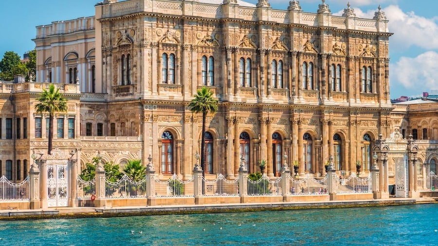 Istanbul: Dolmabahce Palace & Harem Skip-the-Line Entry