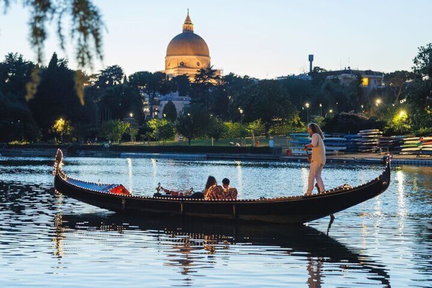 Half-Hour Private Gondola in Rome