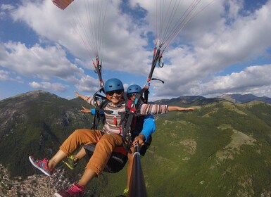 Rome: 1 hour private tandem paragliding experience