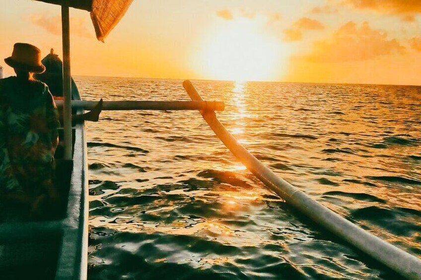 Sunset Cruise From Jimbaran To Uluwatu Cliffside