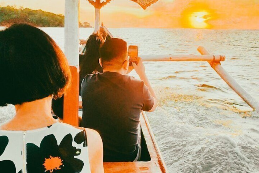 Sunset Cruise From Jimbaran To Uluwatu Cliffside