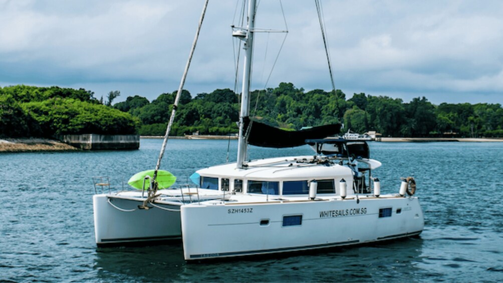 Picture 2 for Activity Singapore Yacht Charter onboard SunRise