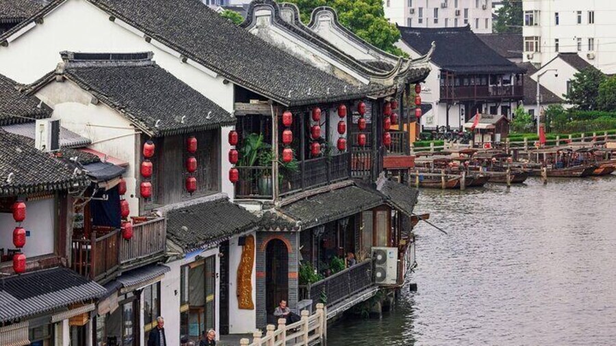 One-Day Shanghai Essence and Water Village Tour