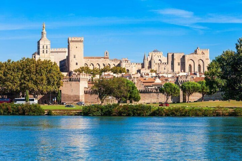 Explore Avignon in 60 minutes with a Local