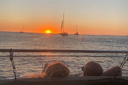 Private Boat Tour on the Douro River at Sunset