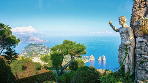 Desde los puertos de la costa de Amalfi: traslado a Capri y recorrido en ba...