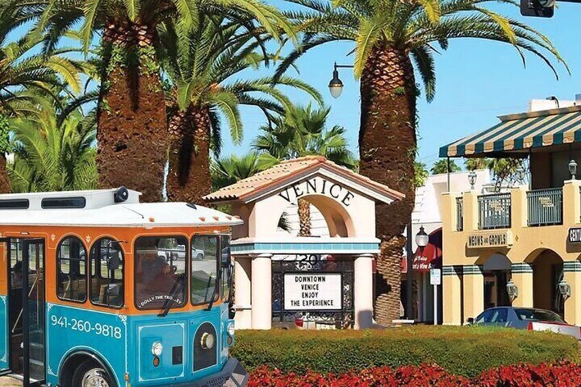 Discover Venice, FL on a sightseeing trolley tour!