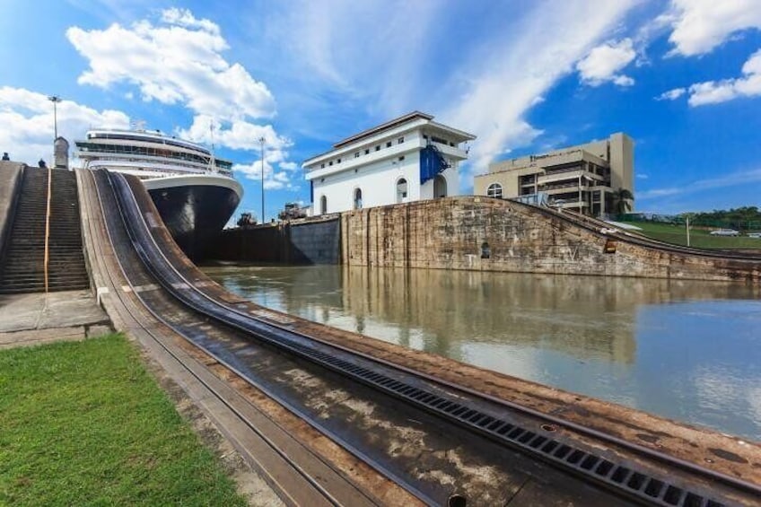 Panama Canal Tour