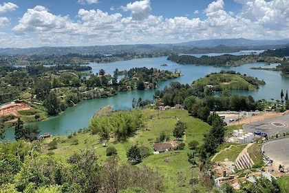 Full Day Tour to Guatape with Pickup Breakfast and Lunch