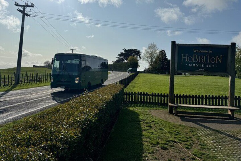 Private Day Tour of Hobbiton & Rotorua - All Activities Included