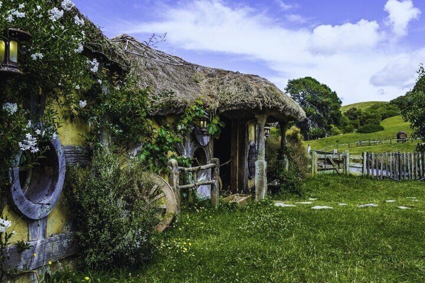 Hobbiton Movie Set