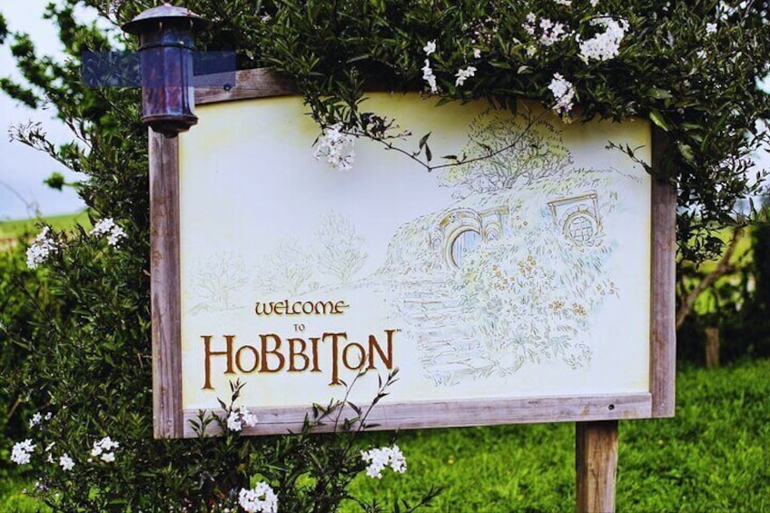 Welcome to Hobbiton Movie Set