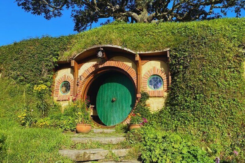 Hobbiton Movie Set