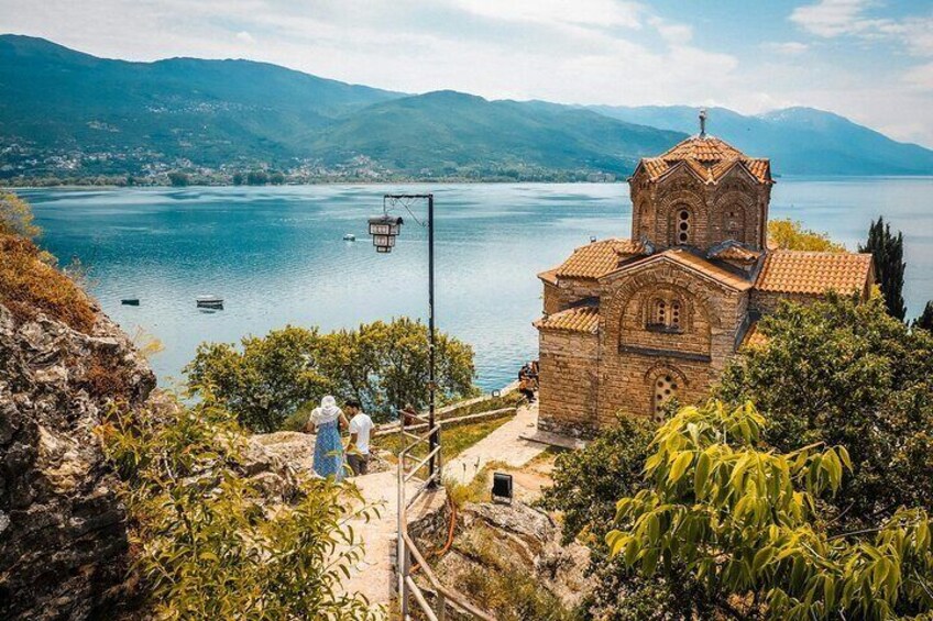 Tirana: Private Transfer to Skopje with Tour of Ohrid