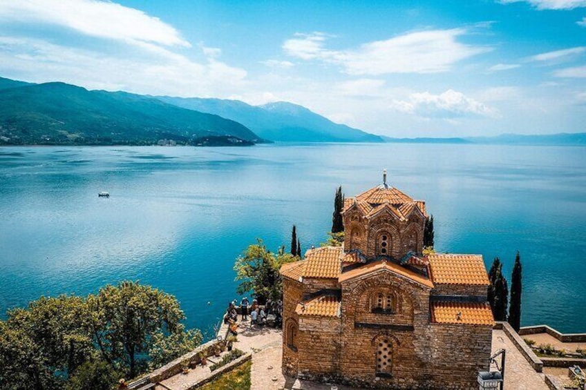 Tirana: Private Transfer to Skopje with Tour of Ohrid