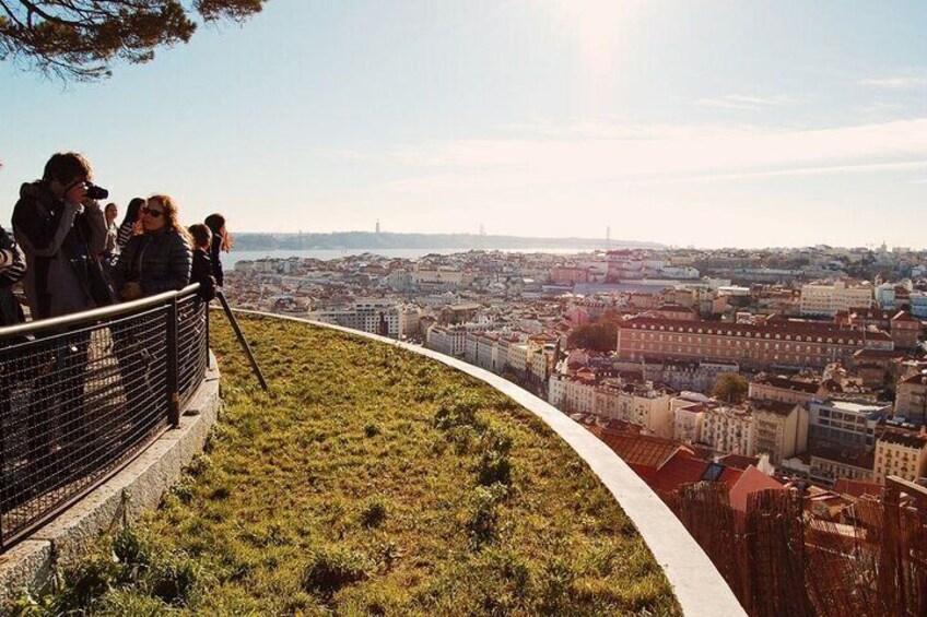 Lisbon: Private City Sightseeing Tour by Tuk-Tuk