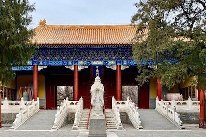 2.5h History Walking Tour in Confucius Temple & Guozijian Museum