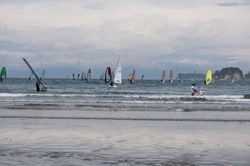 You will ride to the beach, quite far away by foot from the station, and hopefully enjoy the dynamic sceneries of windsurfing and of course of the Mount Fuji across the Sagami bay!