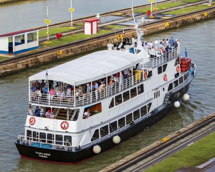 Panama Canal Partial Transit - Northbound direction Panama Canal Partial Transit - Northbound direction