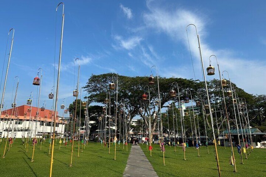 Visit the largest bird singing and display arena in Singapore