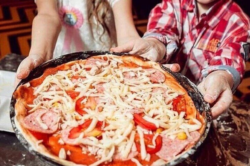 Pizza and Gelato Cooking Class in Milan Small Group Only