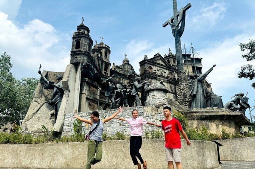 Cebu Heritage Monument: Discover Cebu's rich history through this stunning sculpture, depicting key historical events and landmarks, a must-visit cultural landmark.