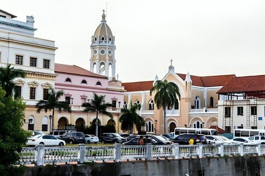 Panama Walking Tour With A Guide