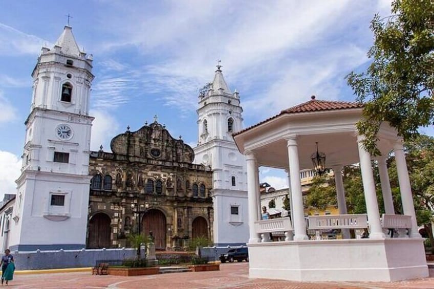 Panama Walking Tour With A Guide