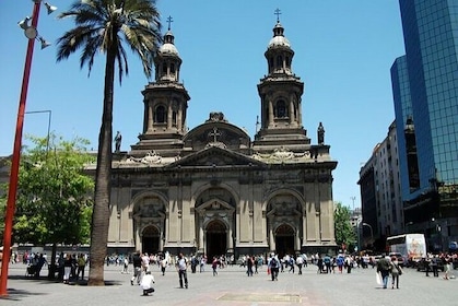 Santiago De Chile Highlights Walking Tour with a Guide