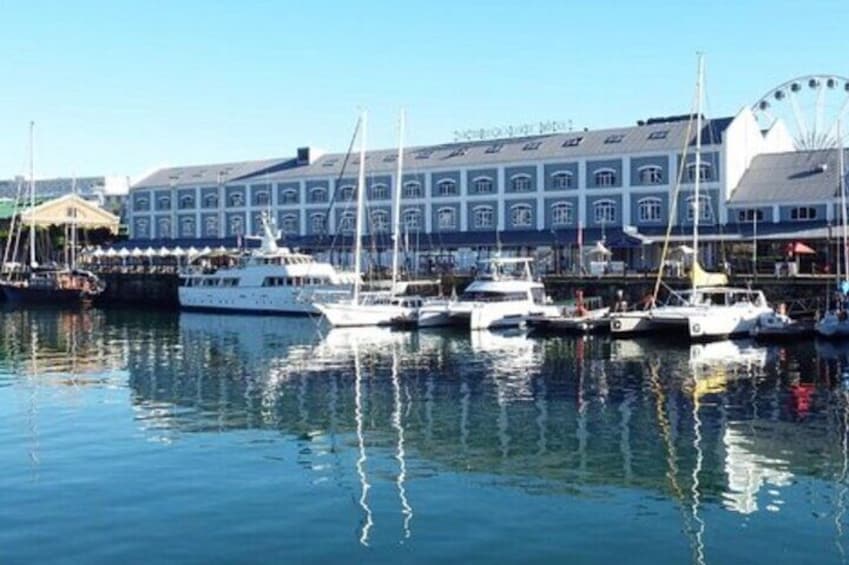 Robben Island Museum and Victoria and Alfred Waterfront Tour 