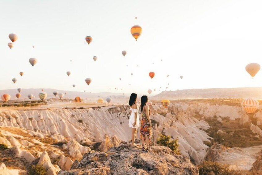 Private Photoshoot with Balloons in Cappadocia