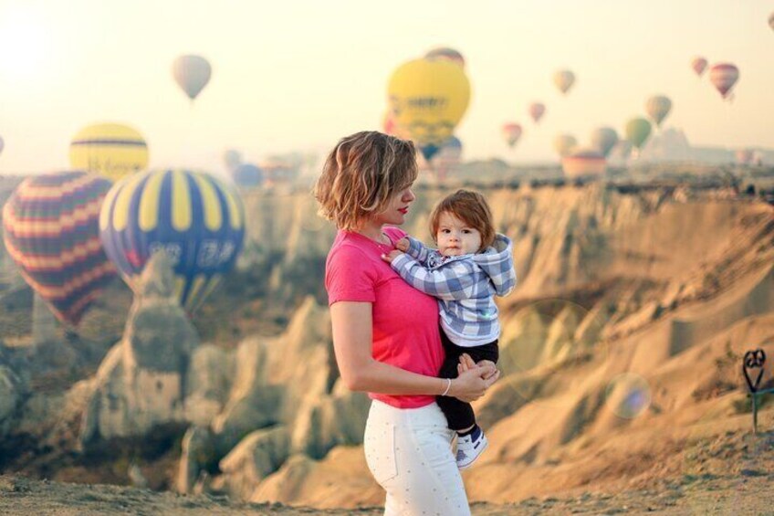 Private Photoshoot with Balloons in Cappadocia