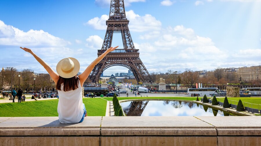 Skip-the-Line Eiffel Tower and Trocadero Gardens Tour