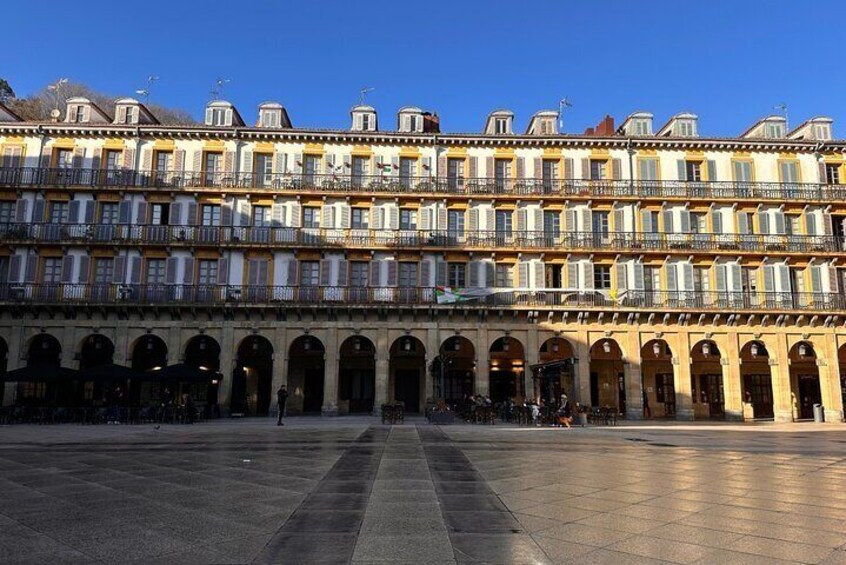 San Sebastián Scavenger Hunt and Sights Self-Guided Tour