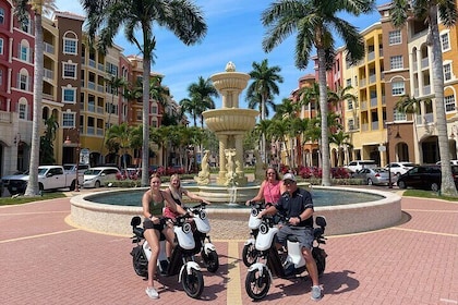Elektrisk mopedtur i Neapel, Florida, familjekul och lätt att åka