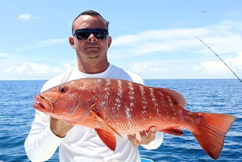 Private 9-Hour Fishing Experience in Golfo Dulce