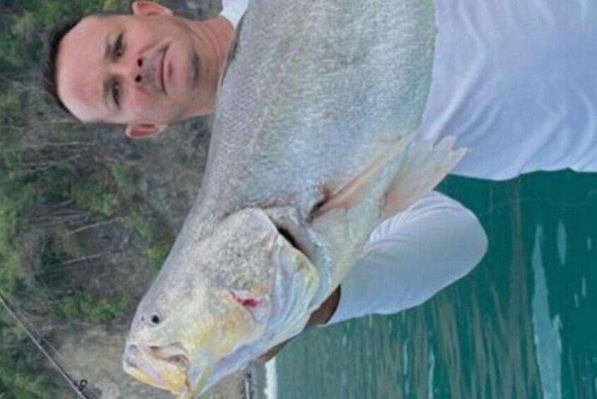 Private 9-Hour Fishing Experience in Golfo Dulce