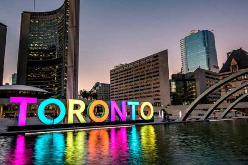 City Sightseeing Toronto Guided Night Bus Tour 