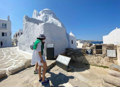 Mykonos: Old Town Private Treasure Hunt & Tour w/ Food Stops