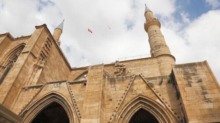 North Nicosia Private Walking Tour with a Guide
