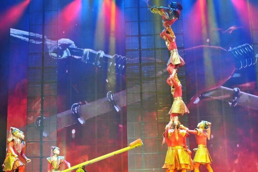 Beijing Acrobatic Show at Red Theater