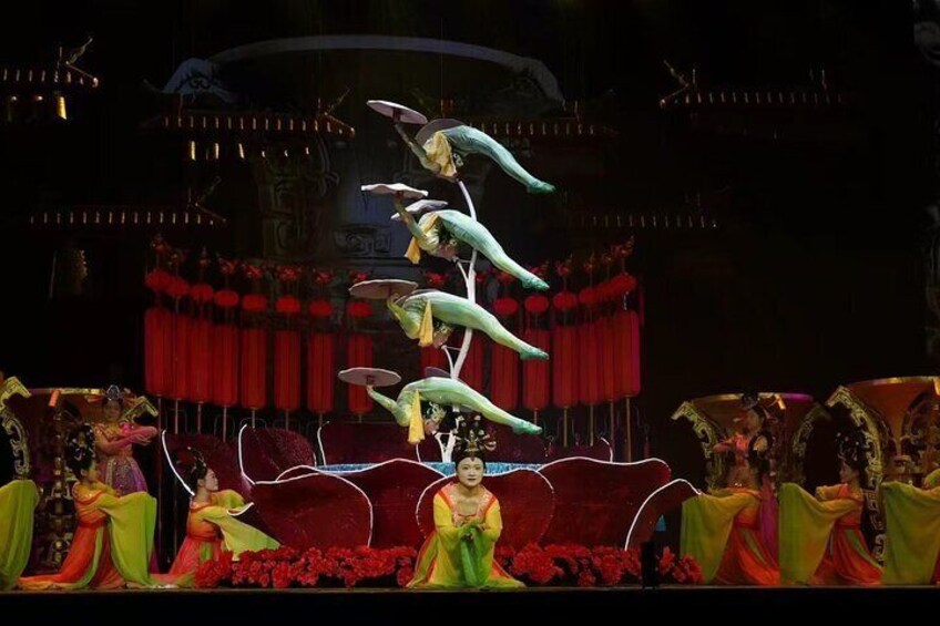 Beijing Acrobatic Show at Red Theater