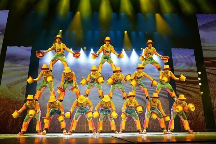 Beijing Acrobatic Show at Red Theater