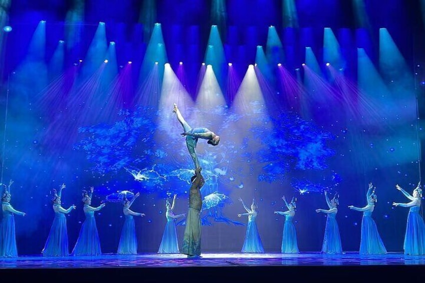 Beijing Acrobatic Show at Red Theater